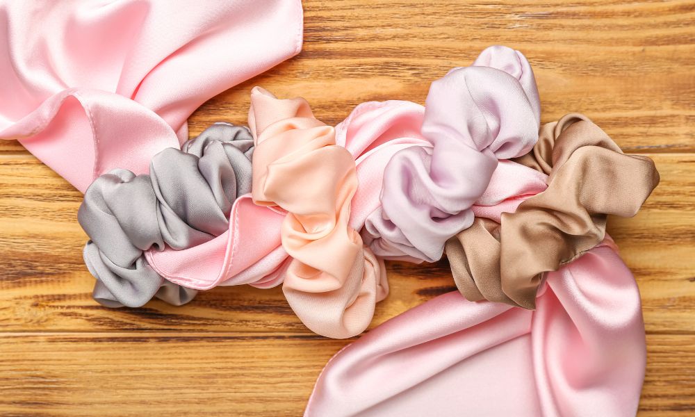 Step-by-Step Tips on How To Wear A Silk Head Scarf for a Chic Look for Muriersilk – Luxury Silk Scarves, Bonnets & Sleepwear Accessories popular styles for wearing a silk head scarf