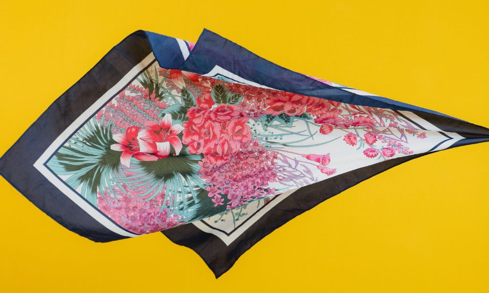 The Best Way to Tie a Silk Scarf on Your Head for Sleeping for Muriersilk – Luxury Silk Scarves, Bonnets & Sleepwear Accessories step by step guide to tying a silk scarf on your head for sleep