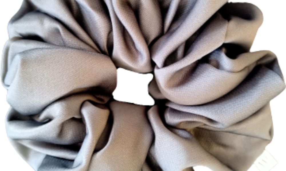 classic ways to tie a square silk scarf